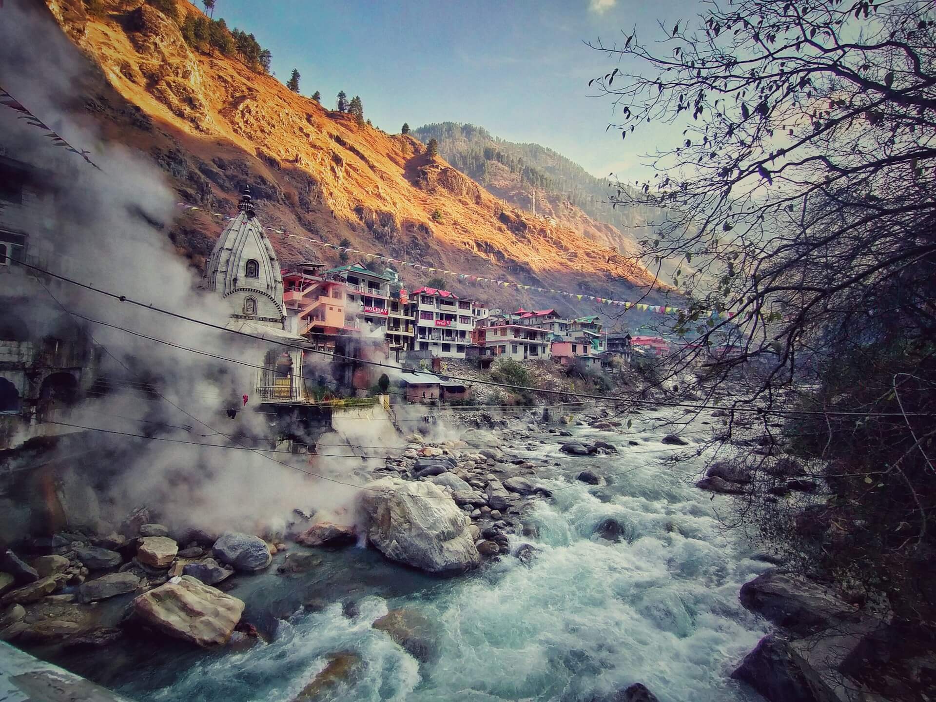 Manikaran Sahib Gurudwara hot springs Parvati River Himachal Pradesh pilgrimage site