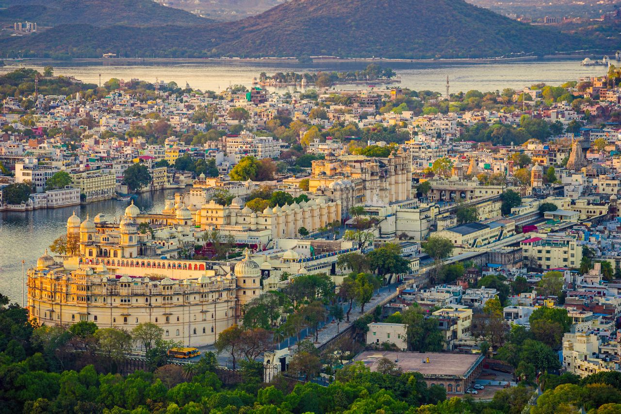 Udaipur Lake Pichola and City Palace travel guide Rajasthan